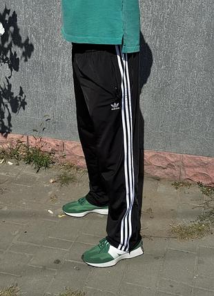 Оригінал спортивні чоловічі штани adidas adicolor classics classics firebird ij7055 оригинал адидас чорні спортивки для бігу прогулянок літо осінь l