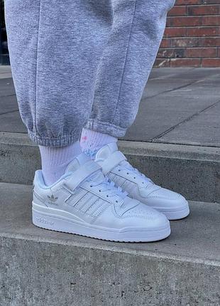 Кросівки жіночі adidas forum low white