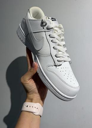 Nike dunk low triple white 3
