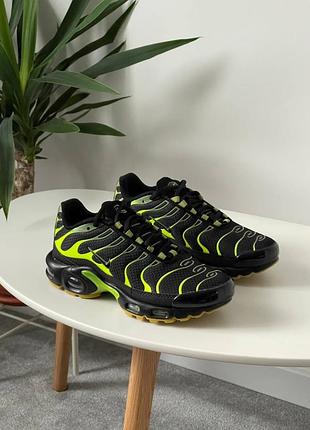Мужские кроссовки nike air max plus black green dm0032-010