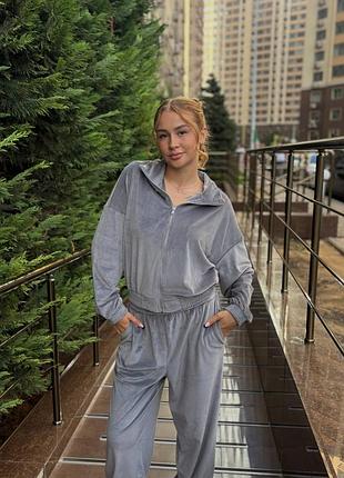 Костюм плюшевый