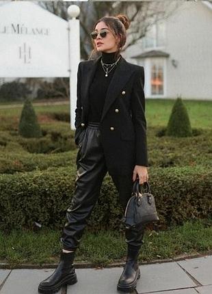 Стильные черные джоггеры высокая посадка из экокожи zara (размер s-m)