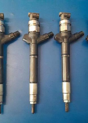 Форсунка дизельна toyota lexus 2.2 d4d 23670-0r010