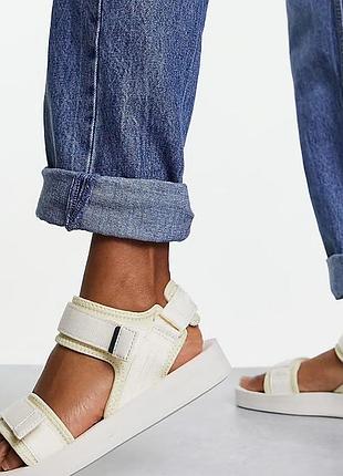 Жіночі сандалі на платформі lacoste 2