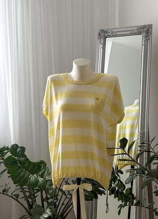 Жіночий трикотажний джемпер у біло-жовту смужку, розмір l-xl