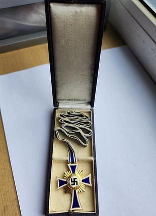 Почетный крест немецкой матери (ним. ehrenkreuz der deutschen mutter, также известный как mutterkreuz) первой степени (золотого)