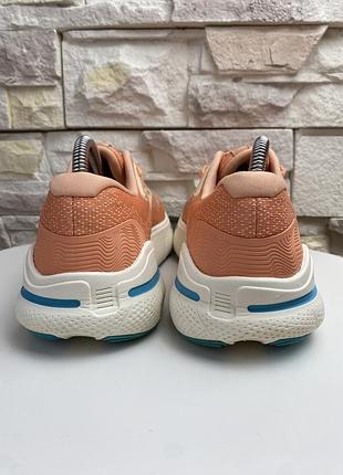 Жіночі кросівки brooks ghost max 4
