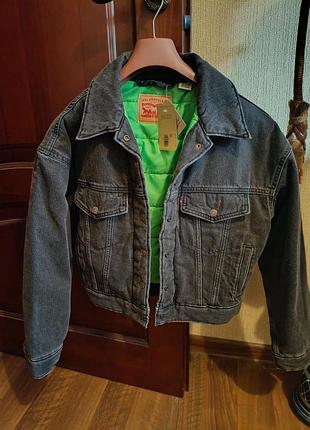Жіноча куртка levis 3