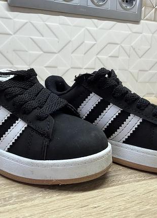 Стильні дитячі кросівки adidas campus — класика для вашої малечі!