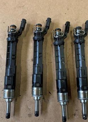 Форсунка дизельна renault mercedes 1.3 tce 166002932r
