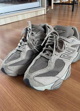 Кросівки жіночі new balance 9060 коричневі.