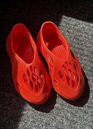 Adidas yeezy тапочки 2
