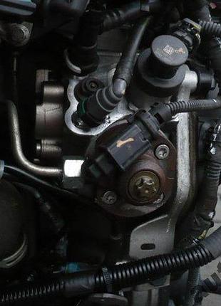 Форсунка топливная peugeot 208 1.4 hdi б/у оригинал