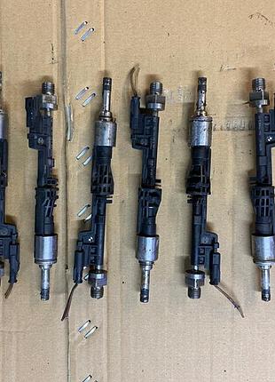 Форсунка топливная бензинова bmw m5 f10 7599876 s63b44b б/у оригинал