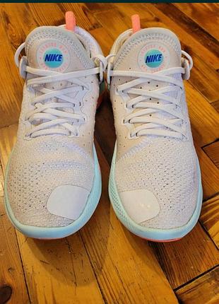 Кроссовки  nike