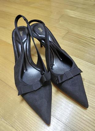 Чорні мюлі жіночі zara