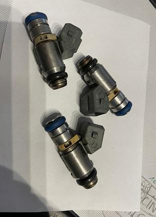 Форсунка топливная renault 1.8 2.0 16v 0101354 б/у оригинал