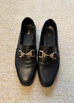Шкіряні чорні лофери zara