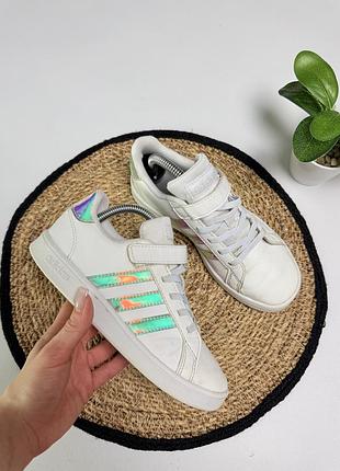 Кросівки adidas для дівчинки