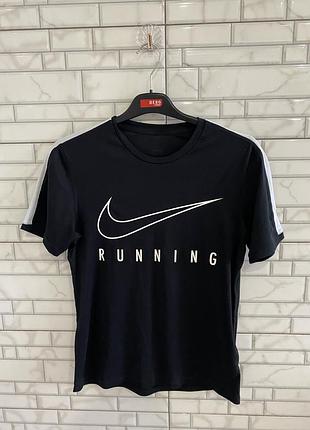 Спортивна футболка nike dri-fit running / чоловіча бігова футболка найк розмір s