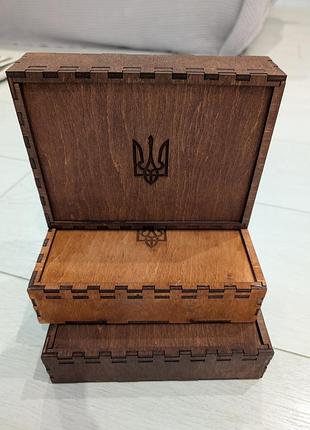 Дерев'яна подарункова коробка з фанери з тризубом 10х15х5