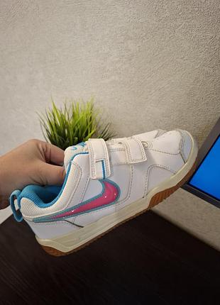 Кроссовки для девочки nike lykin 11.  30р