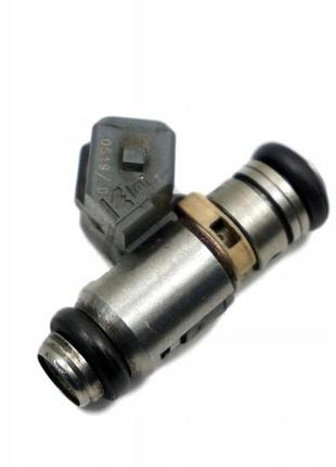 Форсунка топливная топлива 1.6 16v iwp026 8200128959 renault б/у оригинал