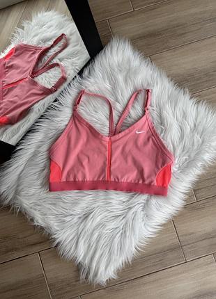 Спортивный топ nike