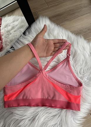 Спортивный топ nike 3