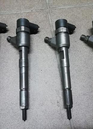 Форсунка дизельна bosch 0445110083 opel fiat suzuki 1.3