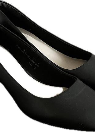Жіночі туфлі