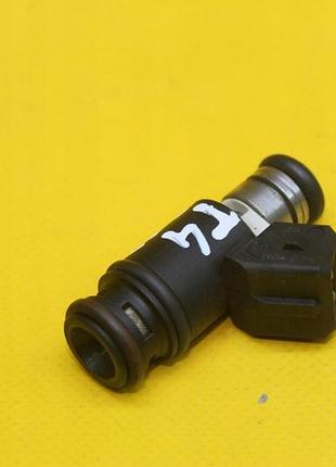 Форсунка топливная бензинова iwp 076 t4 2.5 b 021031b б/у оригинал