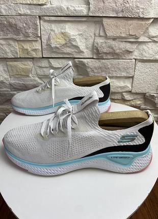 Оригінальні кросівки  skechers solar fuse