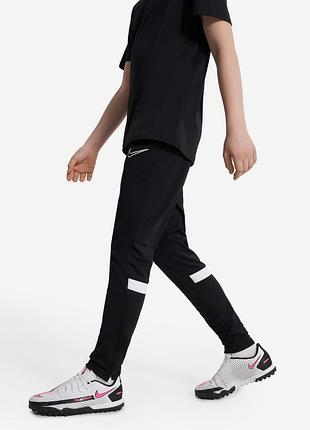 Класні спортивні штани завужені nike оригінал р.147-158