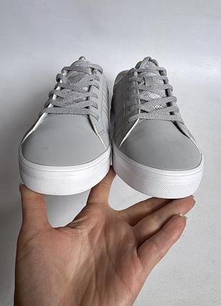Кросівки adidas 3
