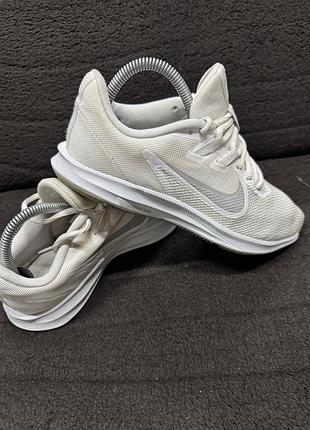 Кроссовки женские nike