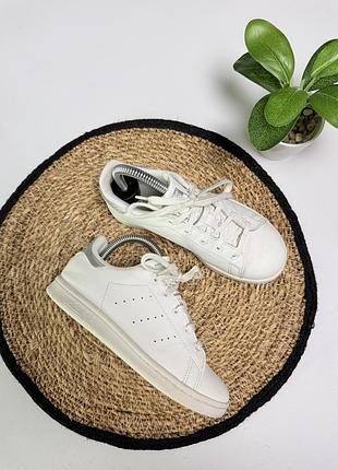 Кросівки adidas для дівчинки