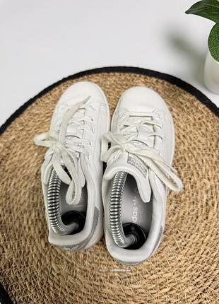 Кросівки adidas для дівчинки 8