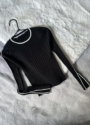 Черный лонгслив zara с разрезами на рукавах