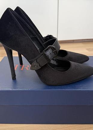 Туфлі trussardi