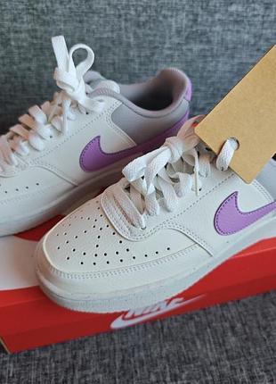 Кросівки жіночі nike court vision lo nn білі, бузкові (37.5 р)