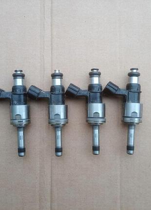 Форсунка топливная toyota rav4 v бензинова 23250-25010 2.5 гібрид a25a б/у оригинал