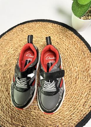 Кросівки clarks для хлопчика 4
