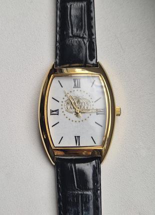 Продам женские наручные кварцевые часы "kyivska rus collection"