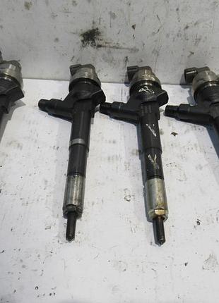 Форсунка дизельна 555667729 opel meriva b 1.7 cdti