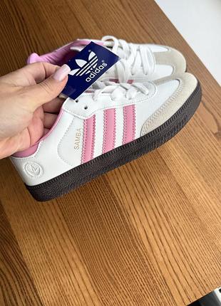 Кросівки adidas 33