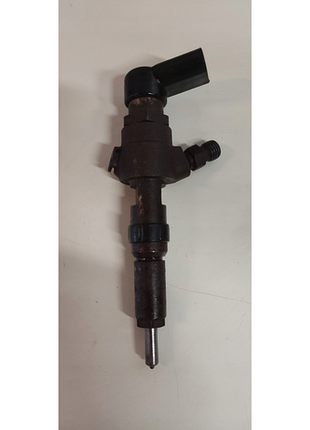Форсунка дизельна peugeot citroen toyota 1.4 hdi 9654551080