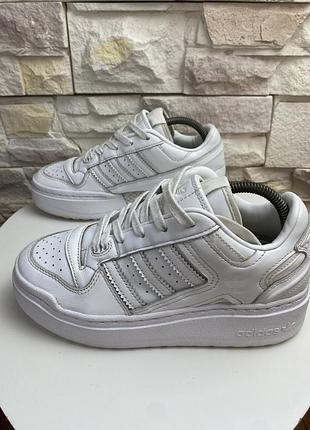 Оригінальні кросівки adidas forum bold stripes white