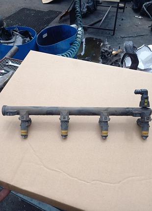 Форсунка топливная бензинова h029611 2267a07061 renault megane i 2001r 1.4 16v 4 pcs б/у оригинал