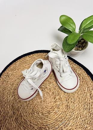 Білі високі кеди converse